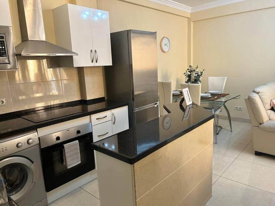 Flat On The Paseo Maritamo! Apartment Estepona Exterior photo